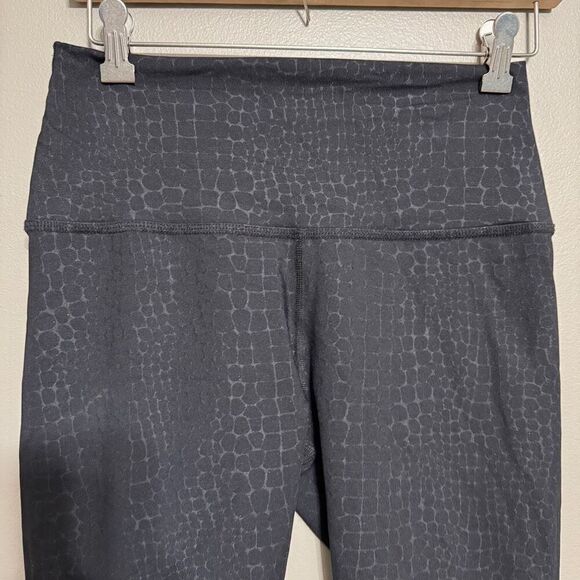 Beyond Yoga Black Croc-Embossed Sportflex High Waisted Legging Medium - Picture 4 of 7